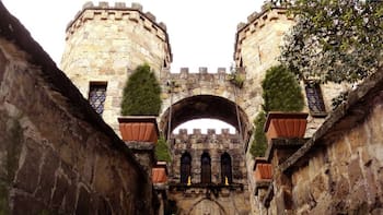 No está en Europa: en plena Bogotá se esconde un castillo de casi 100 años que imita al viejo continente