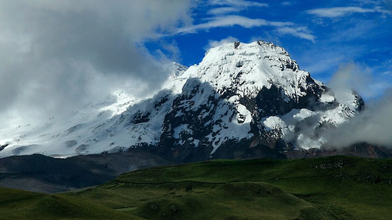 El hallazgo se produjo en el volcán Cayambe, en la provincia de Pichincha, cuya capital es Quito.