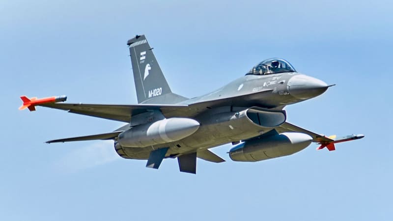 El Ministerio de Defensa confirmó la llegada de más caza F-16.