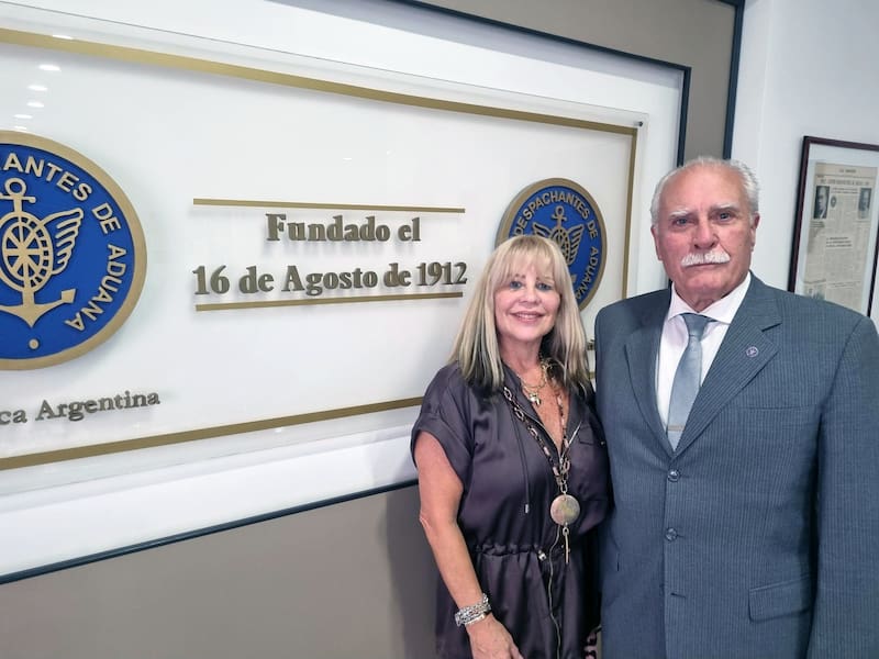 Graciela Naz y Rubén Pérez, vicepresidente y presidente respectivamente del Centro Despachantes de Aduana (CDA).