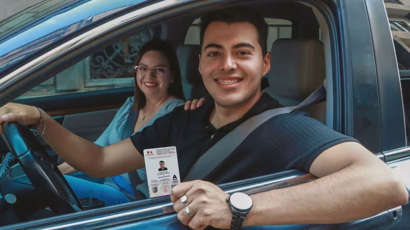 El Artículo 69 de la Ley de Movilidad de la CDMX establece cuatro supuestos que impiden reexpedir una licencia de conducir.
