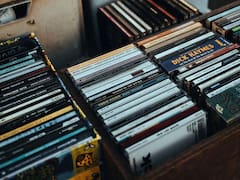 Vuelve la música en CDs: por qué el formato físico y digital volvió a ser furor entre los melómanos
