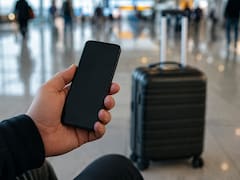 Es oficial | Estados Unidos revisará valija por valija y castigará con multas de hasta 17.000 dólares a todas las personas que viajen con este teléfono