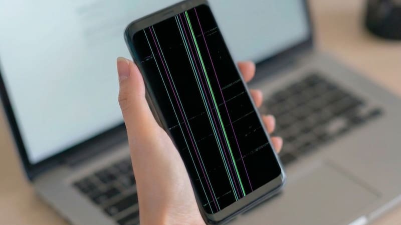 Cómo arreglar un celular que se tildó.