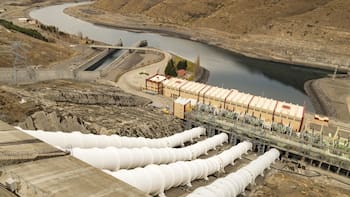 Dos años cambiaron todo: cómo unas represas “olvidadas” desataron una pelea de gigantes