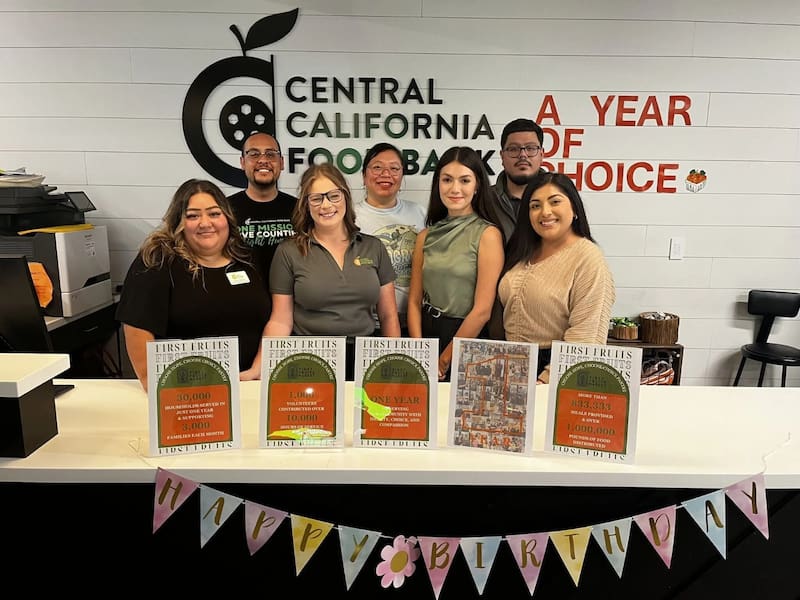 Estos operativos forman parte de programas impulsados por el Central California Food Bank, que trabaja junto a iglesias, centros comunitarios y organizaciones sociales. Fuente: Central California Food Bank.