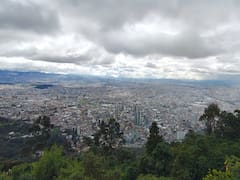 Más de 400: este es el número de calorías que podrías gastar al subir el cerro de Monserrate de principio a fin