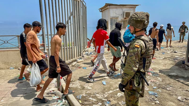 Bruselas rompe el silencio sobre Ceuta y aclara qué ocurre con los migrantes: “No se están...”