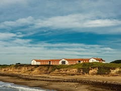 Fin de una era: se despide un hotel emblemático de la Costa Atlántica tras 70 años recibiendo turistas argentinos