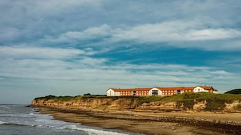 Fin de una era: se despide un hotel emblemático de la Costa Atlántica tras 70 años recibiendo turistas argentinos