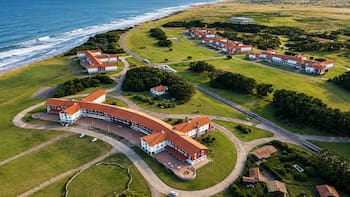 Seis hoteles, 30 años de concesión: cómo es el concurso para explotar Chapadmalal que lanzó el Gobierno