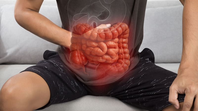 Masticar cada bocado hasta que tenga una textura casi líquida reduce el esfuerzo que luego debe hacer el sistema digestivo