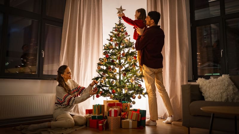 Chau árbol de Navidad: la tendencia europea que se impone para las fiestas de este 2025. Foto: Shutterstock