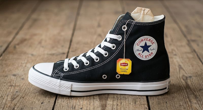 Chau mal olor: el truco con saquitos de té que deja tus zapatillas como nuevas sin arruinarlas