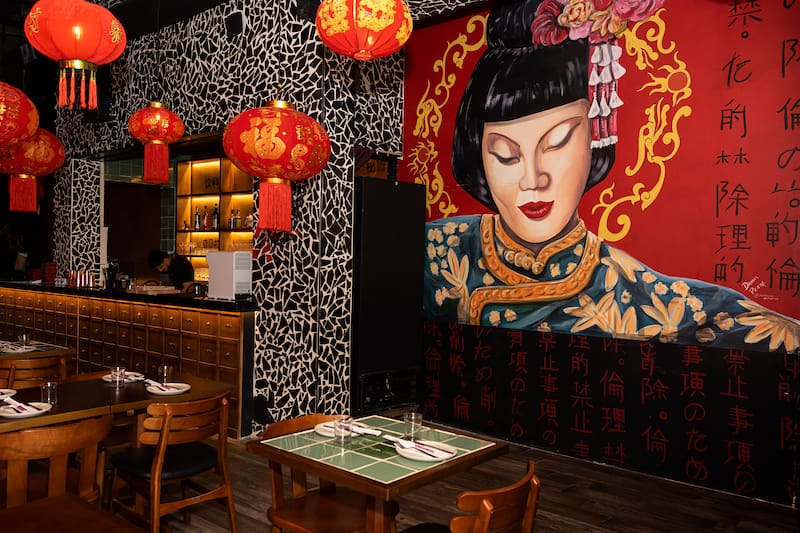 Restaurante peruano y asiático, Cantón.