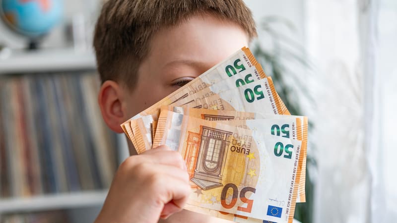 Este Gobierno aprobó una ley para darle 10 euros mensuales a cada niño para que ahorre para su jubilación.