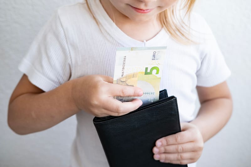 Este Gobierno aprobó una ley para darle 10 euros mensuales a cada niño para que ahorre para su jubilación.