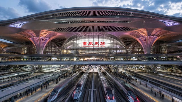 China inauguró la obra del siglo: la estación de trenes más grande del mundo que mide 170 canchas de fútbol