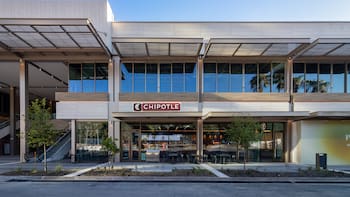 ¿Burritos en la tierra del cabrito? Chipotle se pone regio y debuta en Monterrey con Alsea
