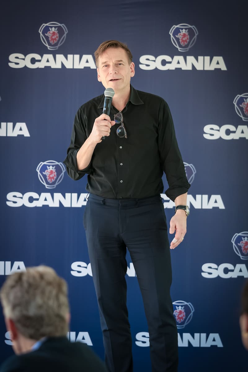 Levin, en la sede de Scania Argentina, durante su visita al país