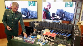 Golpe histórico contra una red de ciberestafas que enviaba millones de mensajes y llamadas a la vez