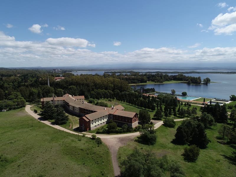 Cierra el complejo hotelero el Embalse