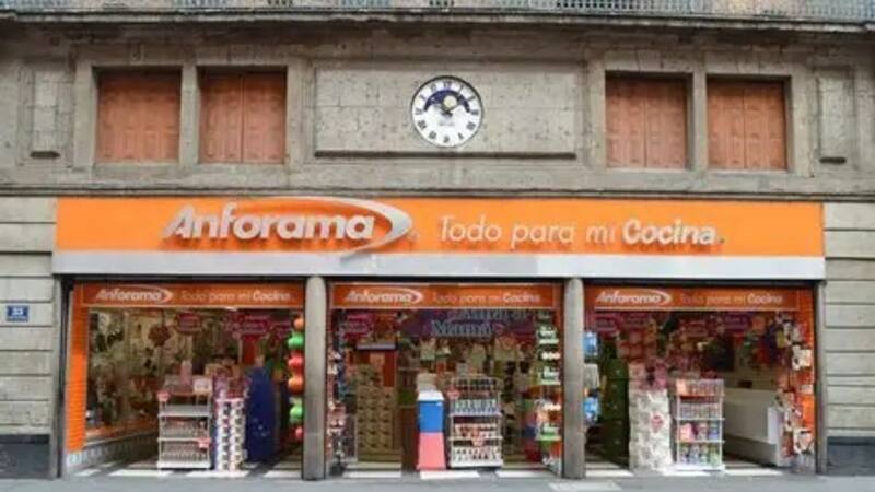 Cierra una de las empresas más reconocidas del país tras 80 años de actividad: venden todo, hasta las vidrieras y sus muebles.