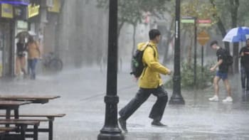 Cierran 35 colegios y dos universidades públicas por riesgo de inundación: suspenden las clases ante el temporal