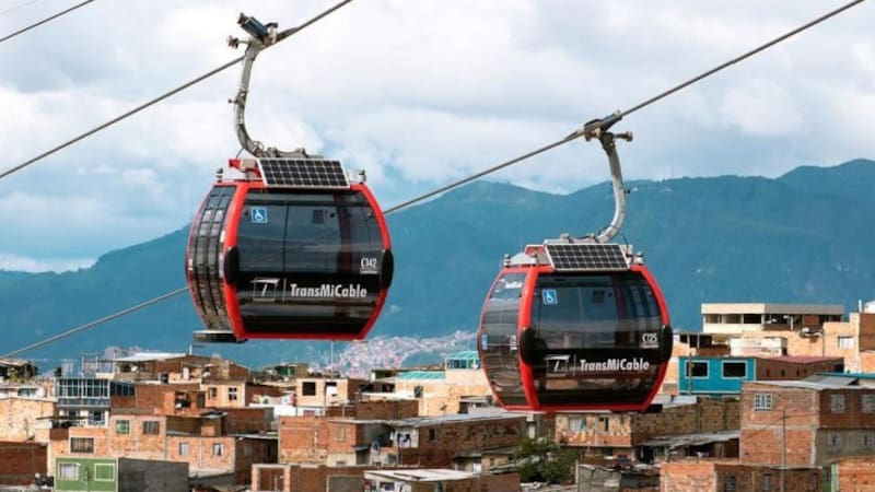 La obra combina transporte rápido, seguridad y un plan ambiental con nuevas áreas verdes.