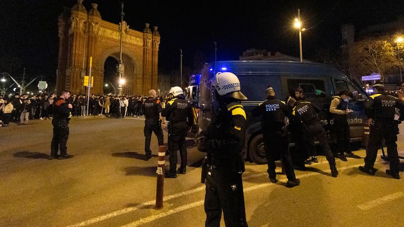 Cinco detenidos en Barcelona tras un encuentro de 'therians' que acaba con incidentes.