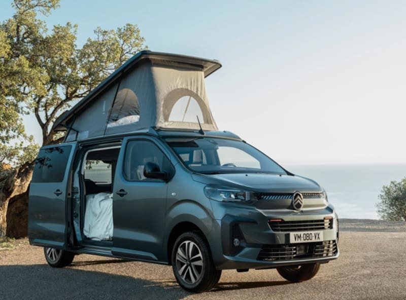 Esta novedosa furgoneta camper de Citroën es ideal para viajar, comer y dormir en viajes largos: ofrece hasta 17 tecnologías de asistencia al conductor.