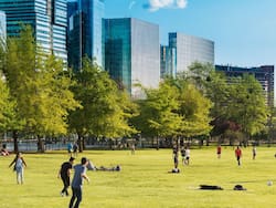 Nuevo mapa inmobiliario: los 6 barrios donde los parques revalorizan un 20% las propiedades