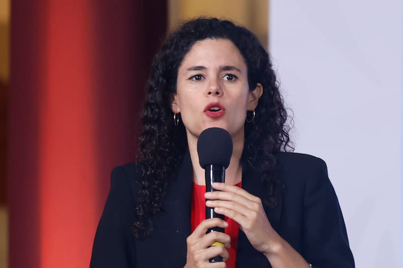 La consejera jurídica de la Presidencia de México, Luisa María Alcalde informó de la suspensión de actividades escolares y laborales en CDMX publicada en el DOF.