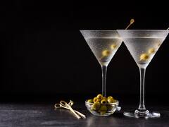 Dry Martini: historia, recetas y secretos del rey de los cócteles, un clásico que se reinventa sin perder elegancia