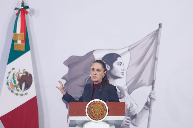 México abre la puerta a un puente aéreo con Cuba tras envío de ayuda humanitaria