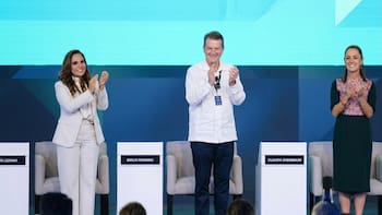 ¿Adiós al efectivo? Sheinbaum anuncia pagos digitales obligatorios en gasolineras y casetas este año