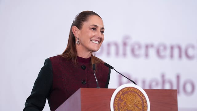 Sheinbaum mete tijera a pensiones de exdirectivos… mientras la sombra de Luz y Fuerza alcanza a su vocero