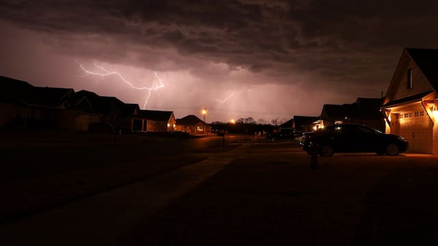 Una columna de tormenta y nubes densas se acerca al país: los principales municipios que quedarán bajo agua en minutos