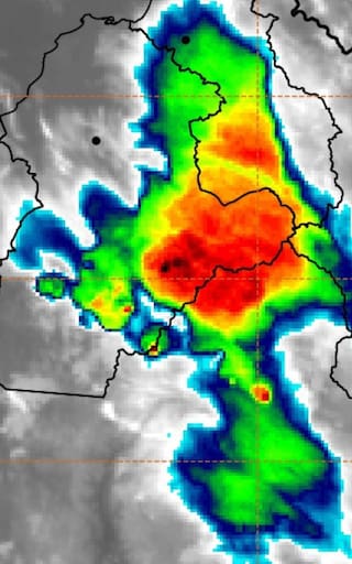 Cae la tormenta más intensa este viernes: alerta por diluvio histórico, ráfagas de viento y abundante caída de agua