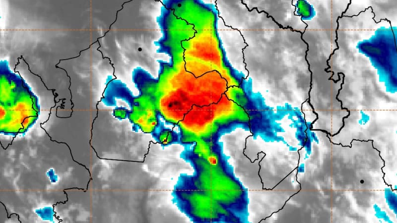 Cae la tormenta más intensa este viernes: alerta por diluvio histórico, ráfagas de viento y abundante caída de agua.