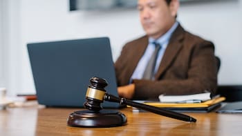 Sin autorización para operar: la CNBV saca de circulación a dos entidades financieras
