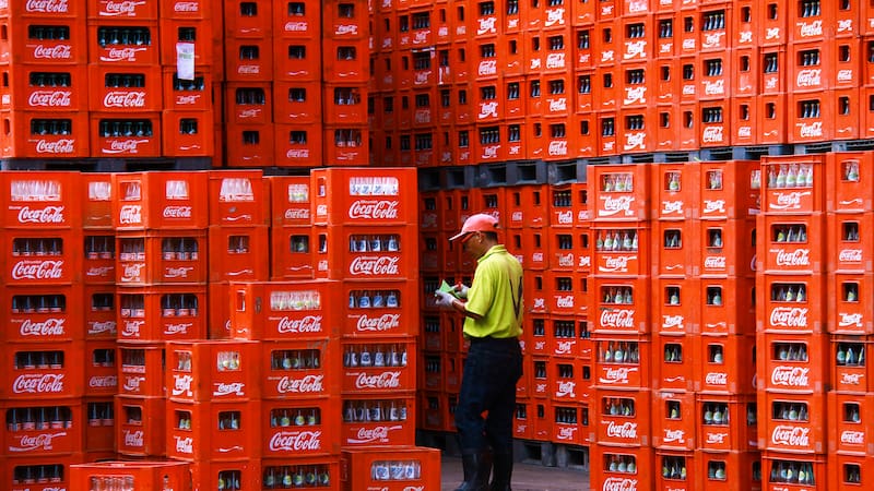 Coca-Cola FEMSA reportó ingresos por MXN$76,138 millones durante el segundo trimestre, un incremento anual de 4.7%.