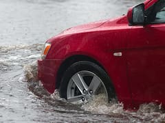 La DGT explica cómo actuar si te encuentras en una carretera inundada: “No intente atravesar la corriente de agua”