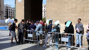 La ministra de Migraciones asegura que el Gobierno busca una regularización “regular, ordenada y segura”