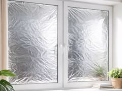 Pegar papel aluminio en las ventanas de la casa: por qué lo recomiendan y para qué sirve