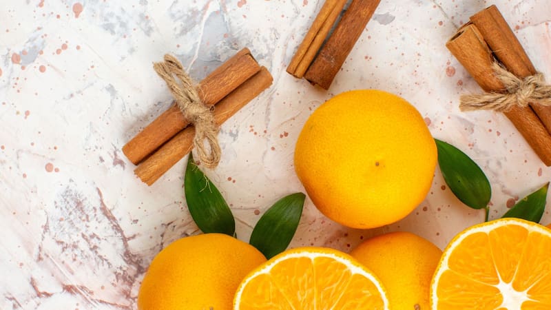 Colocar un frasco con ramitas de canela, clavos de olor y naranja: por qué lo recomiendan y para qué sirve