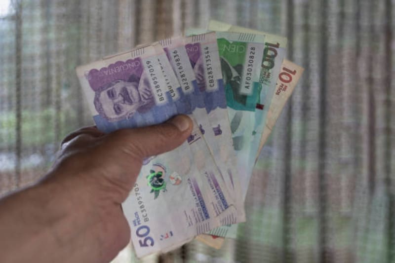 Gobierno de Colombia advierte sobre embargos por trámites fiscales pendientes. (Fuente: iStock)
