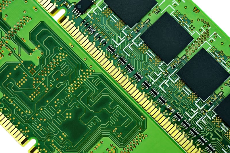 El oro se utiliza en diversos dispositivos electrónicos por su alta conductividad (Fuente: archivo).