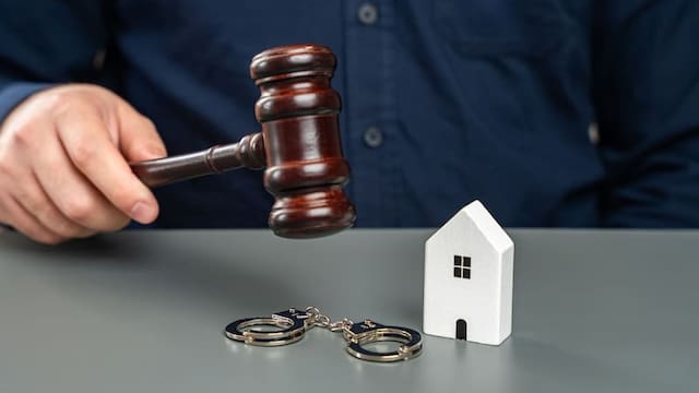 La Suprema Corte falló a favor de la propiedad privada y anuló el reglamento que permitía a municipios usar casas sin permiso de sus dueños