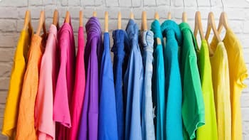 Los colores que eligen las personas menos inteligentes, según la psicología